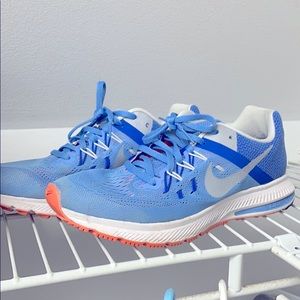 Women’s Nike Tennis Shoes